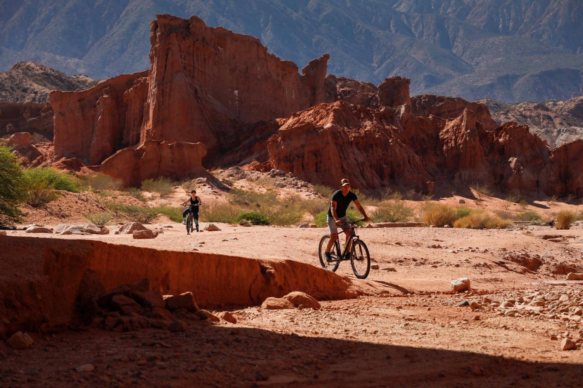 Grace Cafayate 호텔 외부 사진 Biking at the Grand Canyon